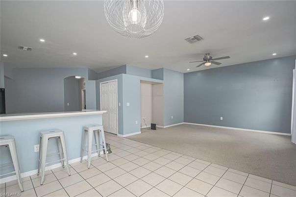Empty room, Interior, Recessed Lighting