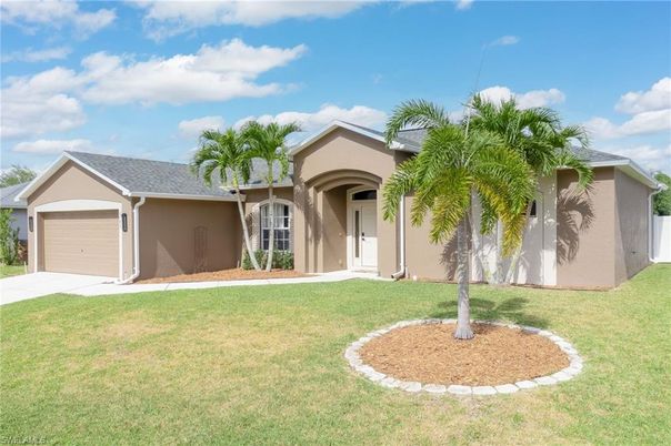 Backyard, Detached Garage, Exterior