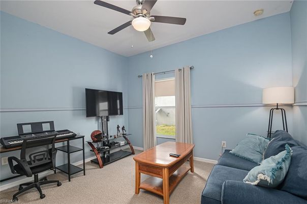Home Office, Interior