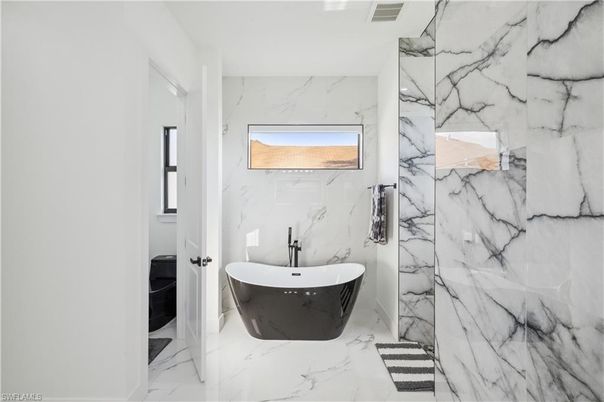 Bathroom, Free Standing Baths, Interior, Marble, Marble Walls