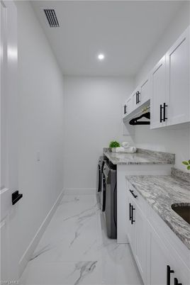 Interior, Marble, Recessed Lighting, Washer