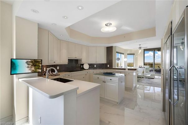 Dining room, Interior, Kitchen, Marble, Recessed Lighting, Stainless Steel Appliances