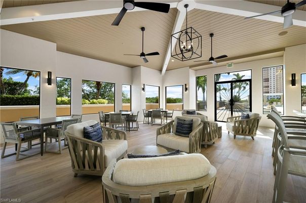 Dining room, Interior, Living room, Pendant Lights, Recessed Lighting, Wood Texture Flooring