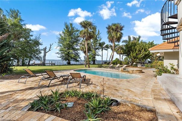Exterior, Pool, Water