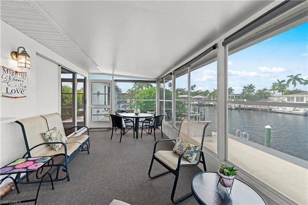 Dining room, Interior, Sun Room, Water