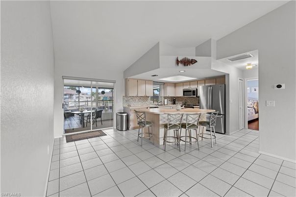 Dining room, Interior, Kitchen, Stainless Steel Appliances