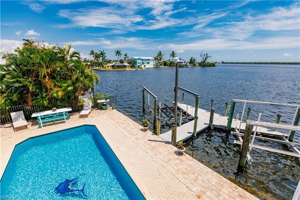 Exterior, Lake, Pool