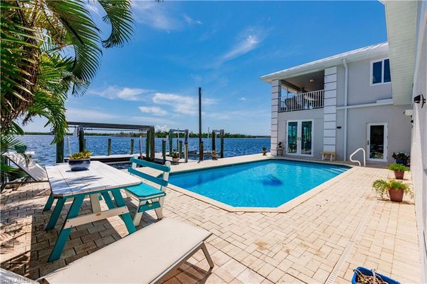 Exterior, Pool, Water