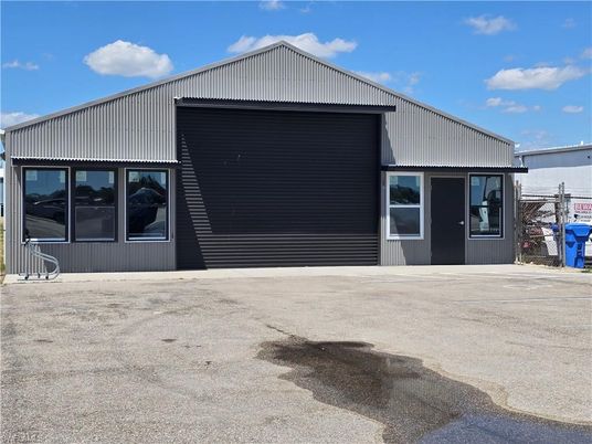 Detached Garage, Exterior