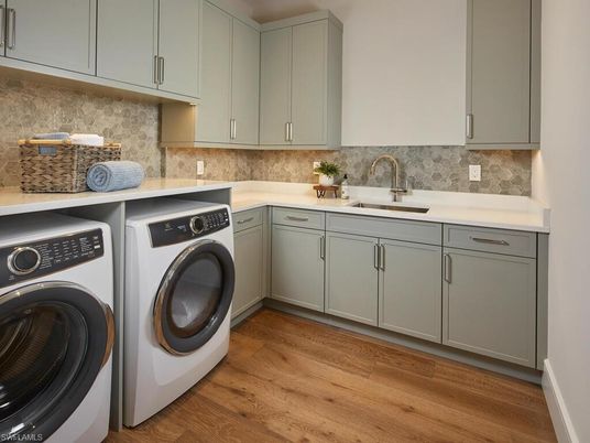Interior, Washer, Wood Texture Flooring