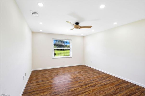 Empty room, Interior, Recessed Lighting, Wood Texture Flooring