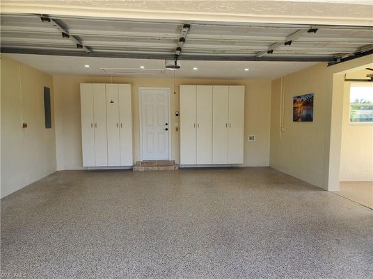 Garage, Interior