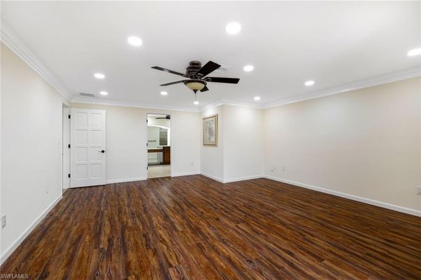 Empty room, Interior, Recessed Lighting, Wood Texture Flooring