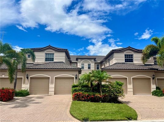 Attached, Exterior, Facade, Mediterranean