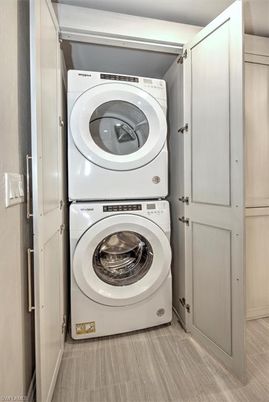 Interior, Utility Closets, Washer, Wood Texture Flooring