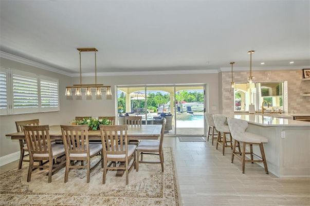 Dining room, Interior, Pendant Lights, Recessed Lighting