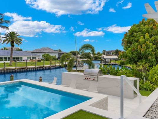 Exterior, Lake, Pool, Water