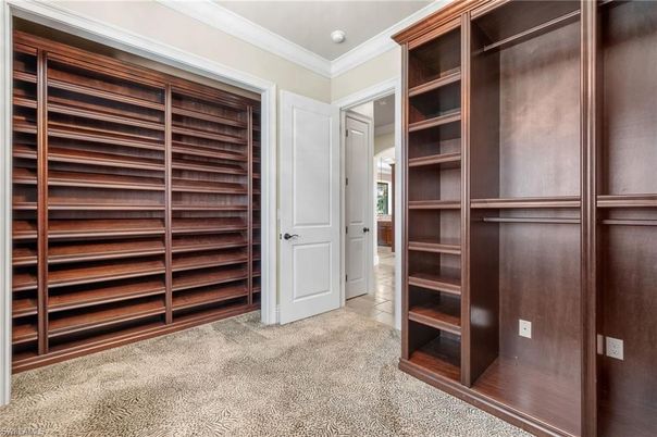 Interior, Walk-in Closets