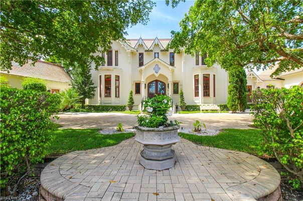 Backyard, Exterior, Facade, French Provincial