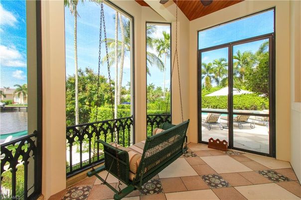 Interior, Sun Room, Water