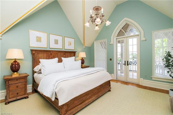 Bedroom, Chandelier, Interior, Pendant Lights, Wood Texture Flooring
