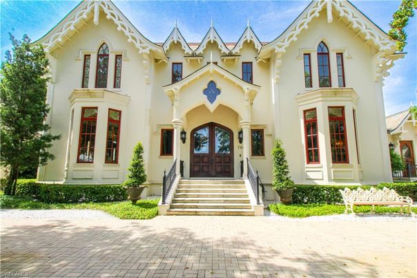 Exterior, Facade, Spanish Mediterranean