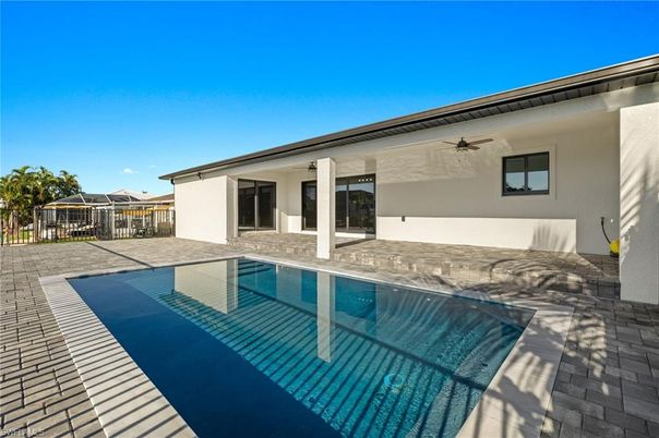 Exterior, Pool