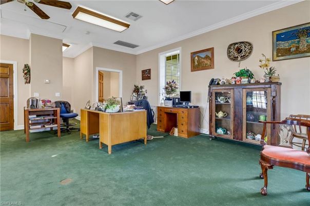 Home Office, Interior