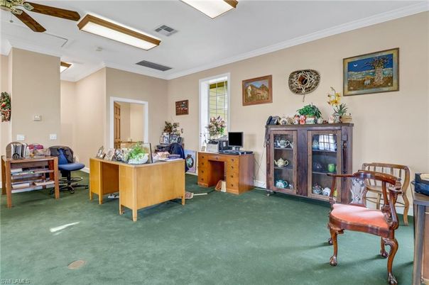 Home Office, Interior