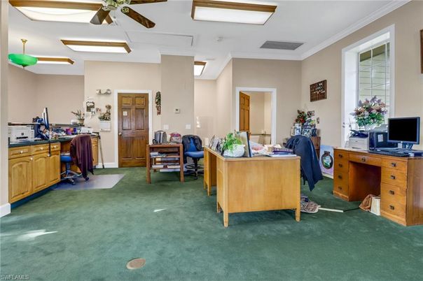 Home Office, Interior