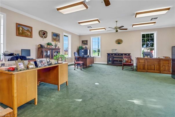 Home Office, Interior