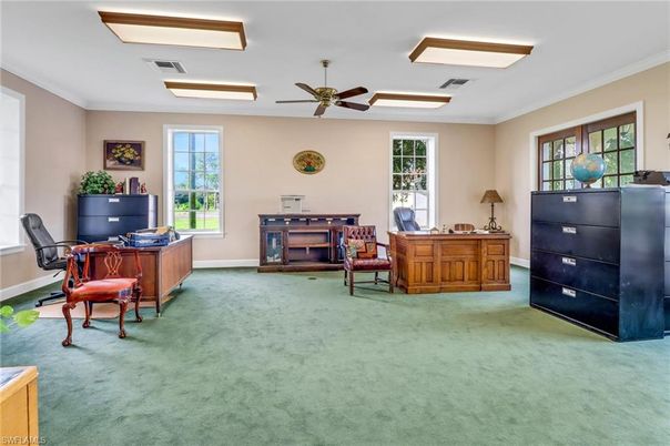 Home Office, Interior