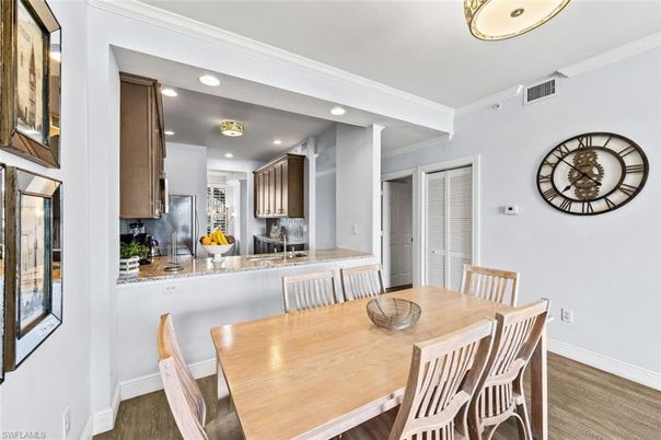 Dining room, Interior, Kitchen, Recessed Lighting, Wood Texture Flooring
