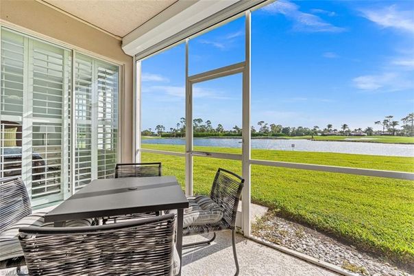 Interior, Sun Room, Water