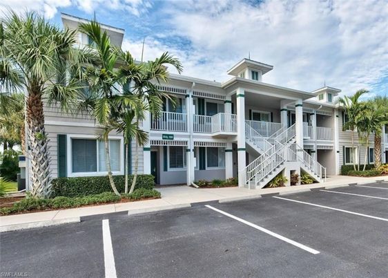 Exterior, Facade, Condo Building