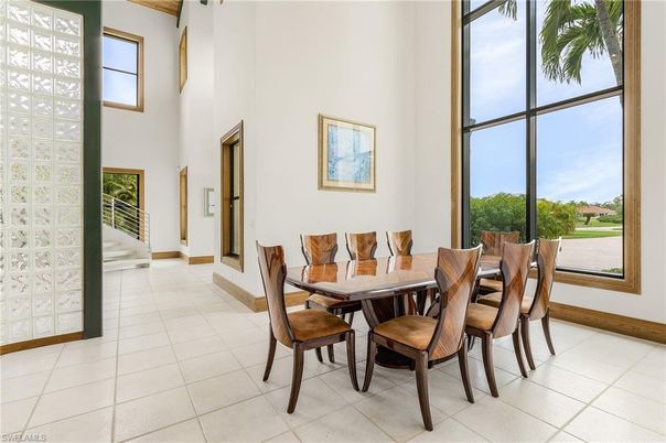 Dining room, Interior