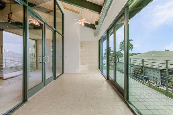 Interior, Sun Room, Wooden Beams