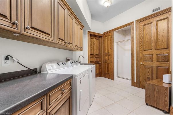 Interior, Washer