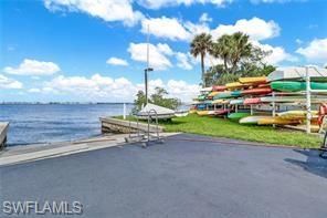 Exterior, Lake