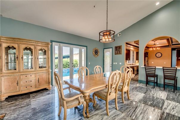 Dining room, Interior, Pendant Lights, Recessed Lighting
