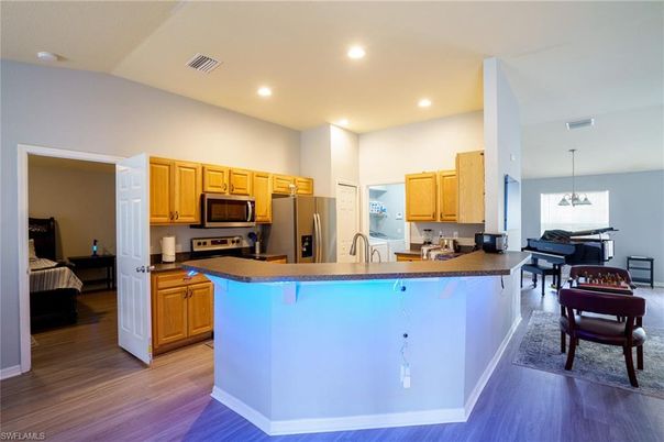 Dining room, Interior, Kitchen, Pendant Lights, Recessed Lighting, Wood Texture Flooring