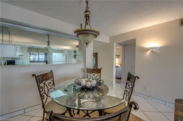 Dining room, Interior