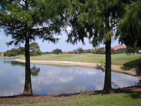 Exterior, Lake