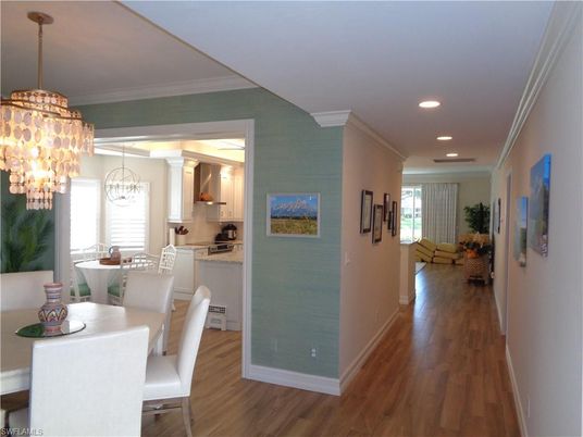 Chandelier, Dining room, Interior, Kitchen, Pendant Lights, Recessed Lighting, Wood Texture Flooring