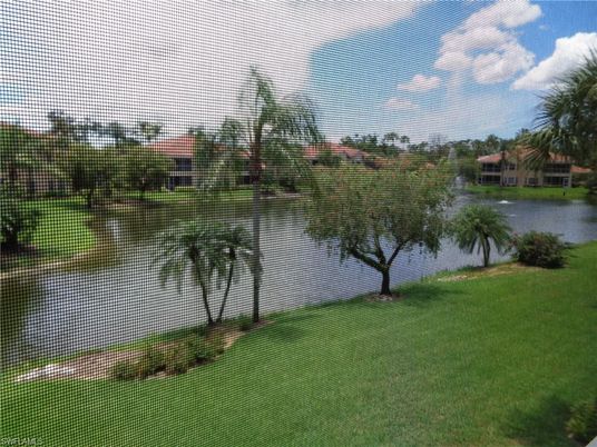 Exterior, Lake