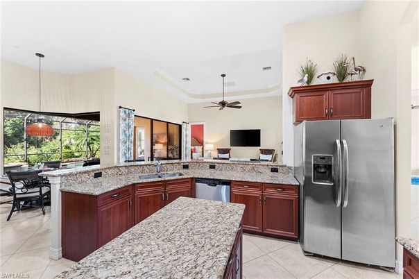 Dining room, Interior, Kitchen, Pendant Lights, Recessed Lighting, Stainless Steel Appliances