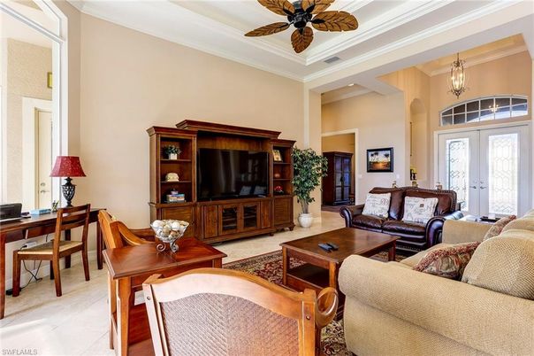 Chandelier, Interior, Living room