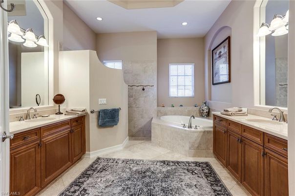 Bathroom, Dual Sink Vanities, Interior, Recessed Lighting