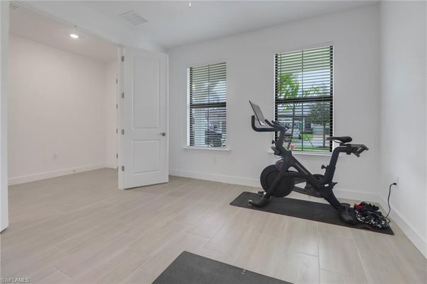 Fitness Equipment, Interior, Recessed Lighting, Wood Texture Flooring