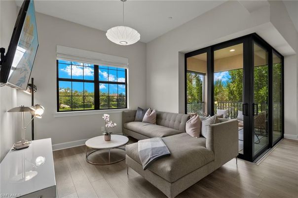 Interior, Living room, Pendant Lights, Recessed Lighting, Wood Texture Flooring